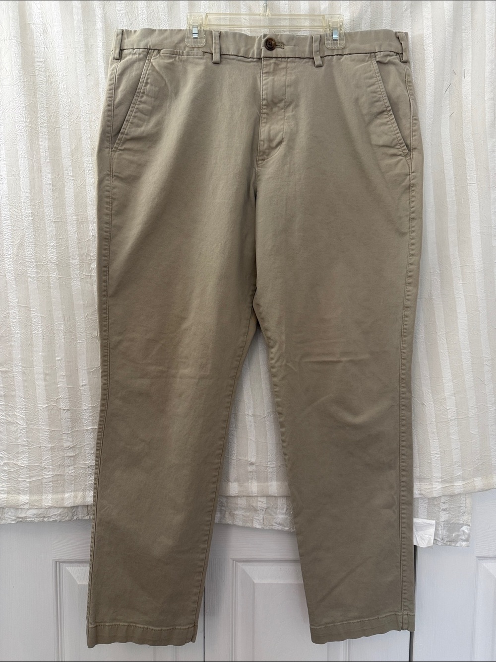 GAP Men's Essential Khaki Straight Taper Chino Pants- 36x30